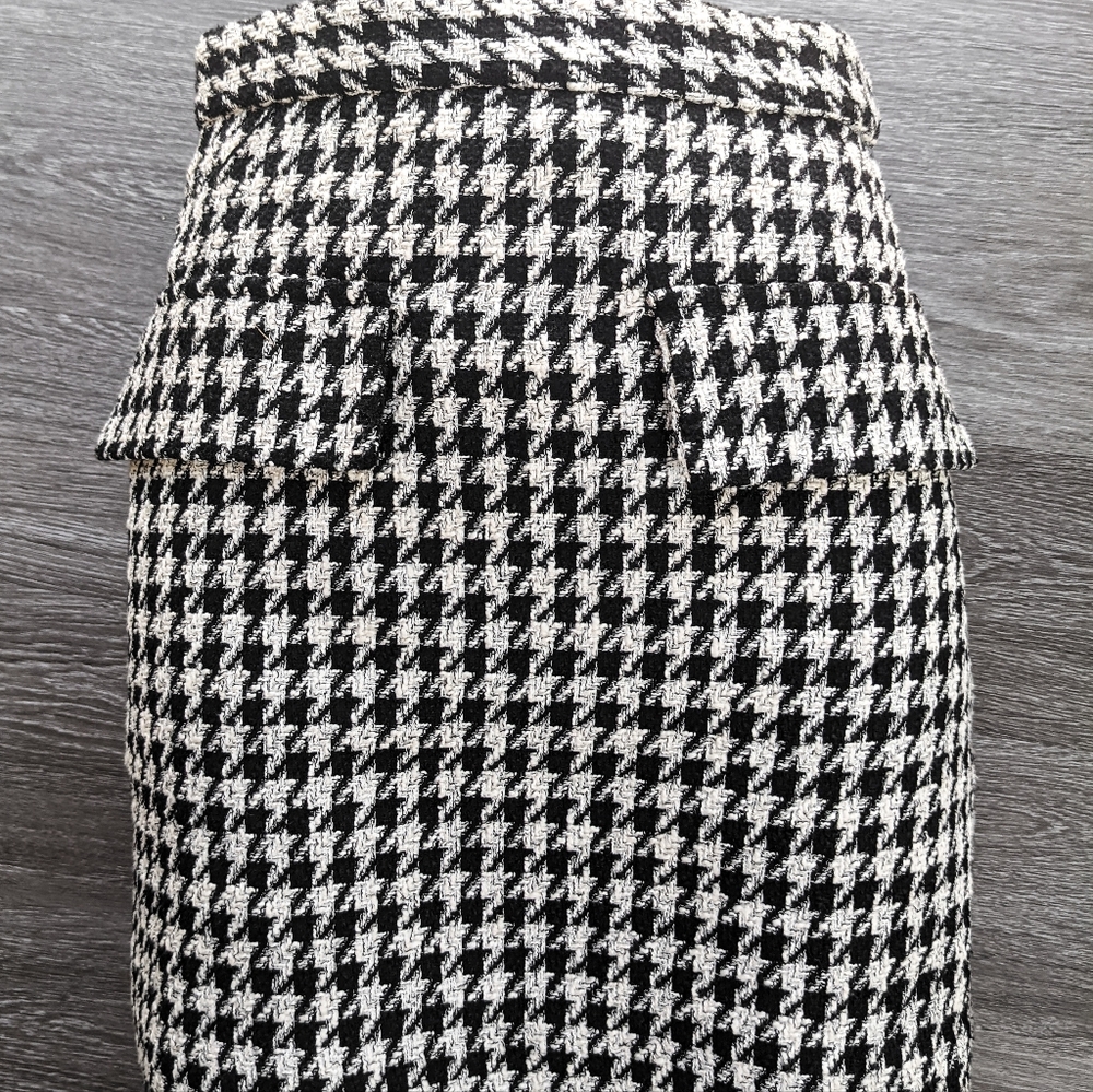 Houndstooth skirt